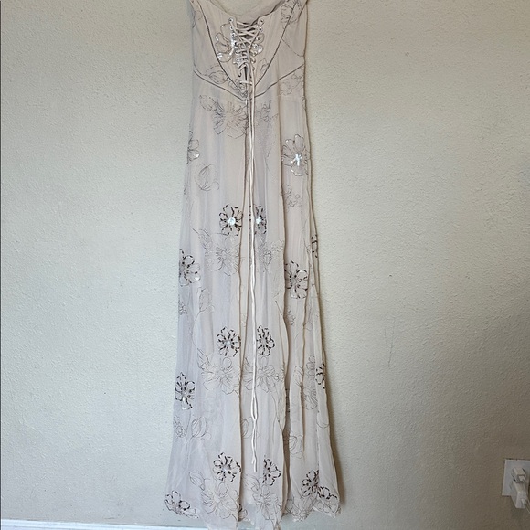 HOUSE OF CB 'Seren' Vanilla Embroidered Hand Beaded Floral Maxi Dress NWOT sz S - Picture 6 of 14